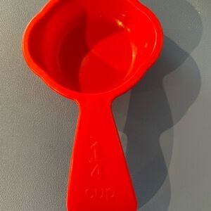 Tupperware Red Measuring Cup